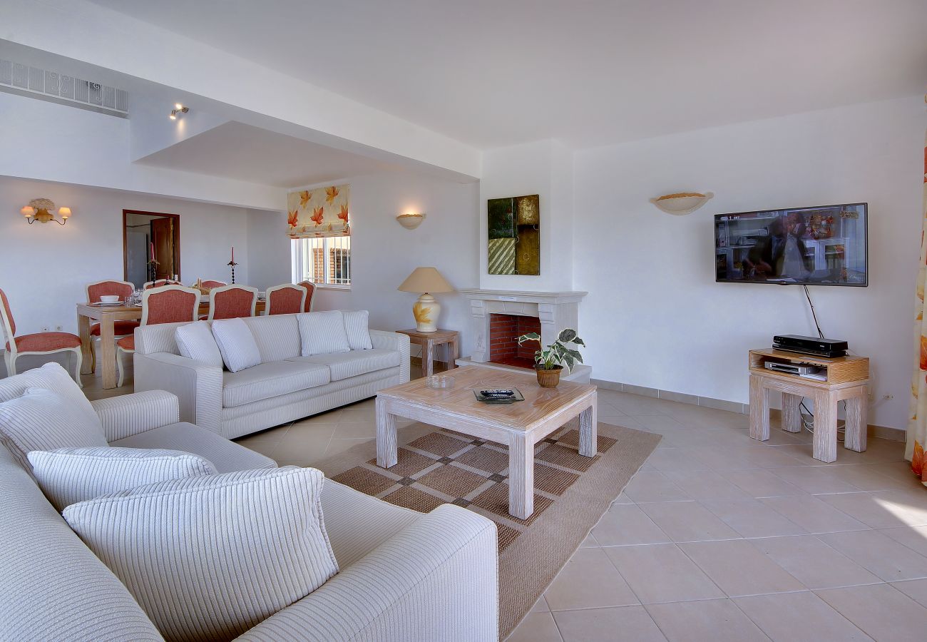 Villa in Albufeira - Villa Damara R19